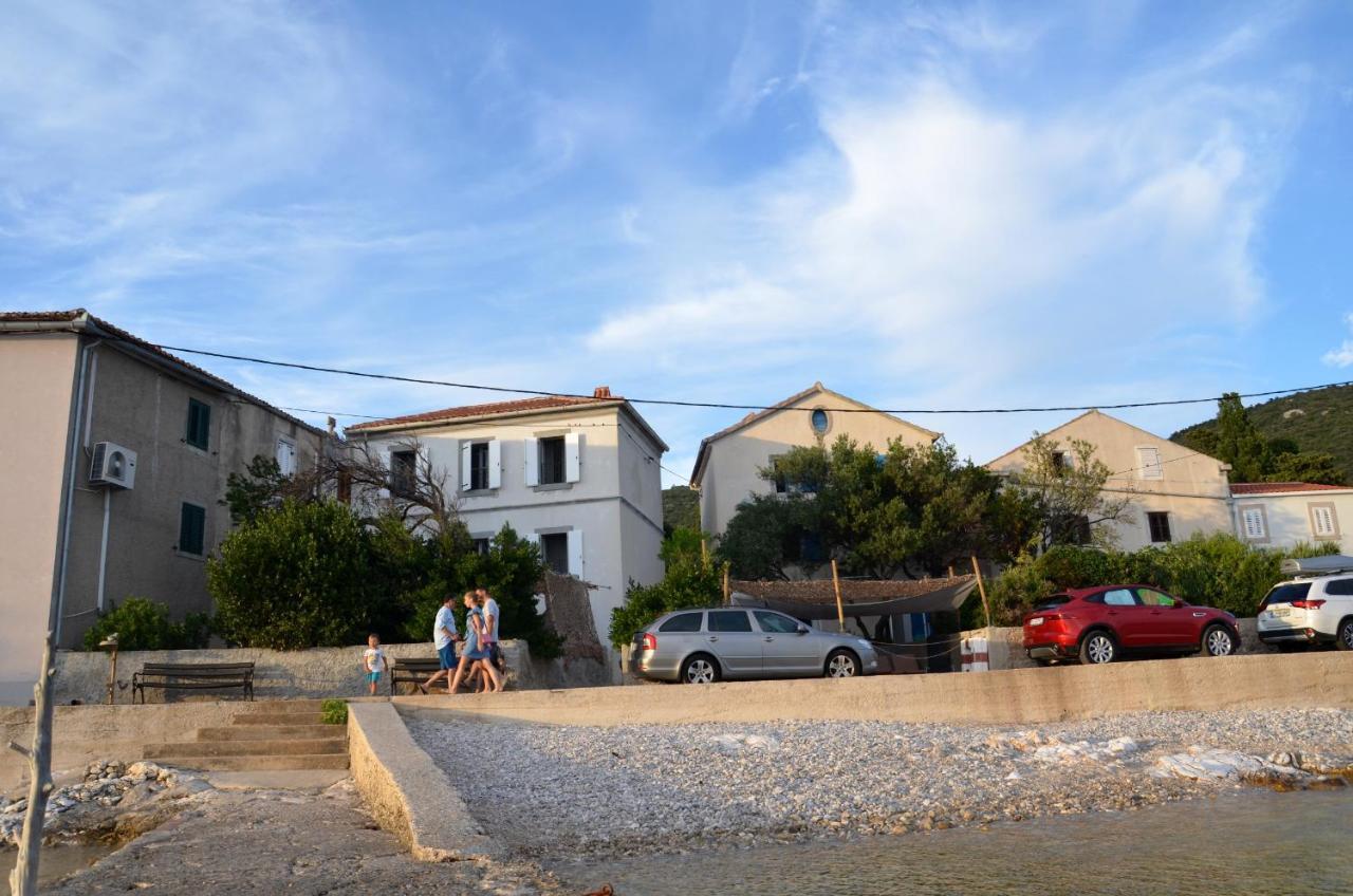 Apartments Martamare Martinšćica Екстериор снимка