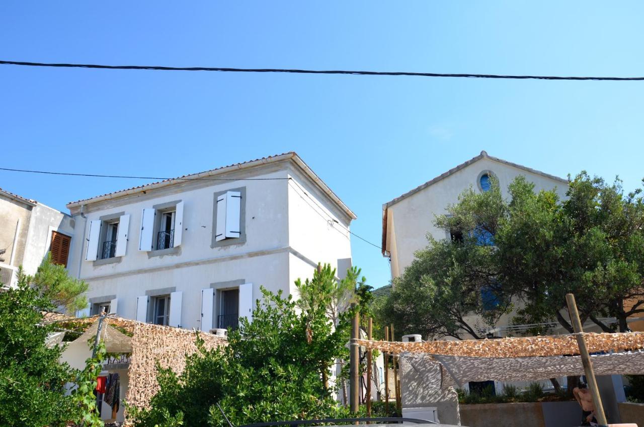 Apartments Martamare Martinšćica Екстериор снимка