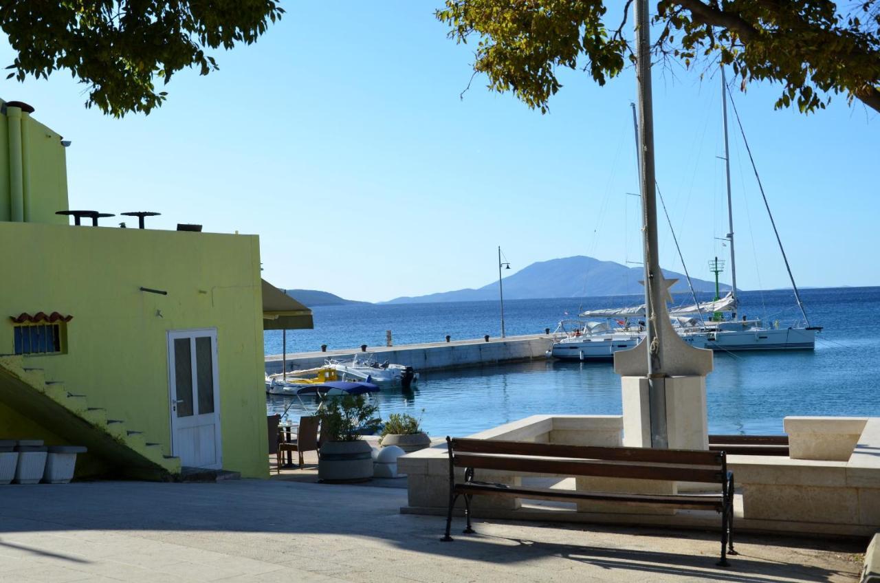 Apartments Martamare Martinšćica Екстериор снимка