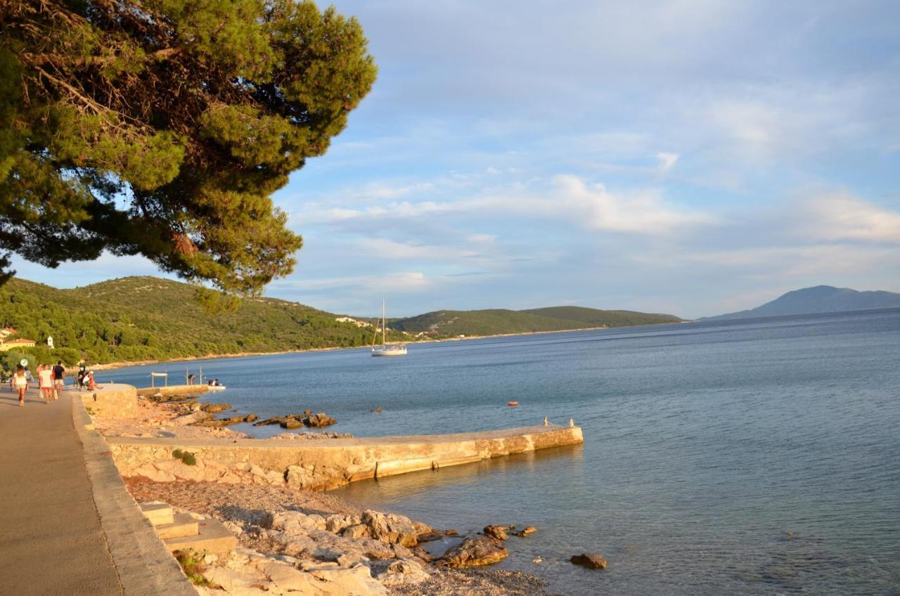 Apartments Martamare Martinšćica Екстериор снимка