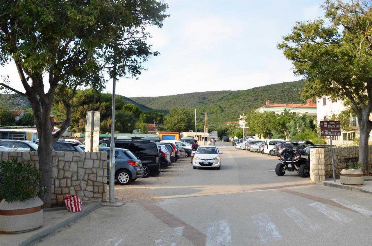 Apartments Martamare Martinšćica Екстериор снимка
